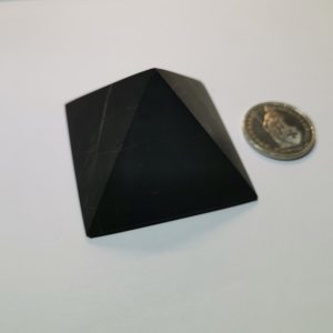 Pyramide shungite 5.5 x5.5cm