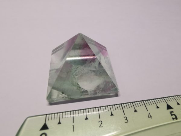 pyramide fluorite 3 x 3cm