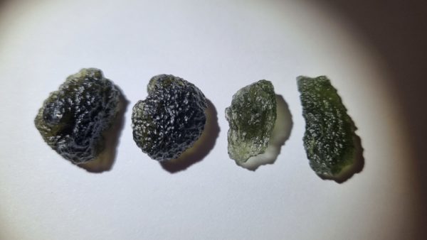 Lot de 4 x Moldavites 38,20ct (7.66gr)_3